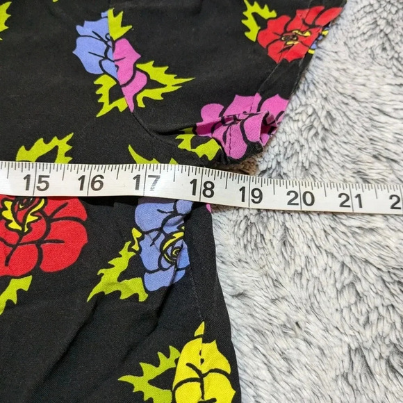 Nooworks Black Blouse Joyce Shirt Thorny Rose Top Short Sleeve Button Up Small - Picture 7 of 8